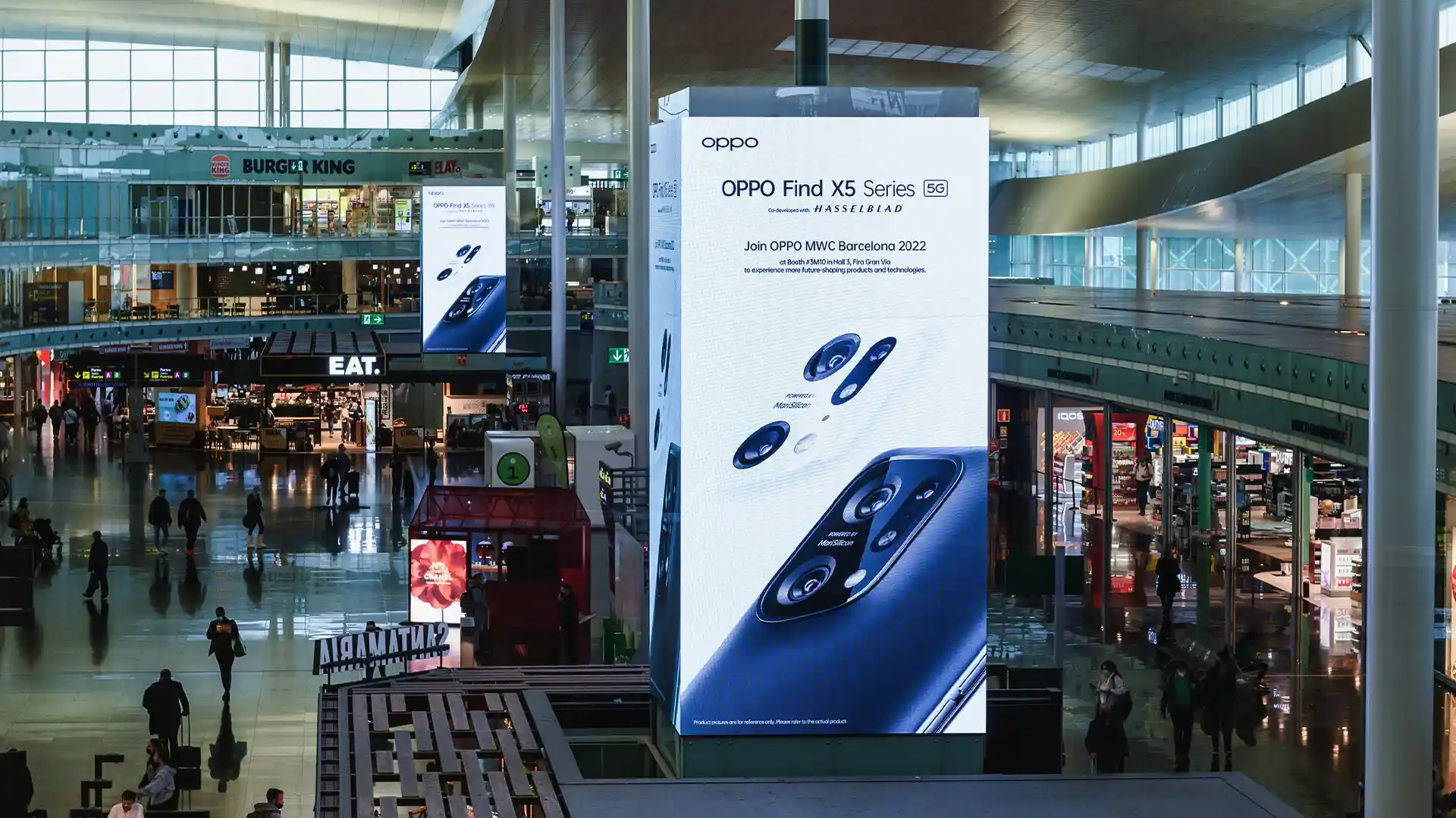 Large-format digital screens installed at Madrid-Barajas and Barcelona-El Prat airports enhancing passenger experience