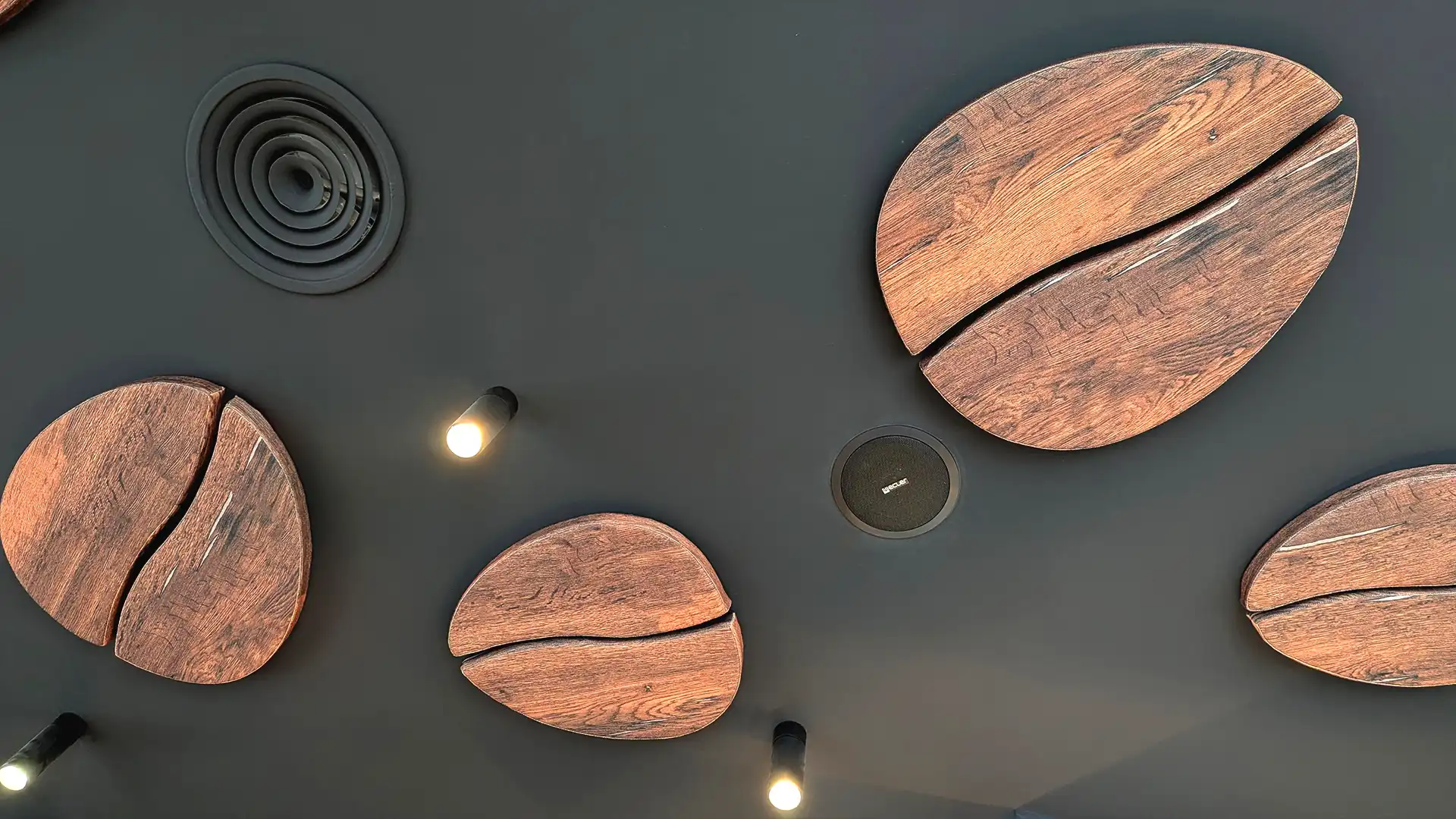 Manolo Bakes interior featuring synchronized digital signage for enhanced customer communication.