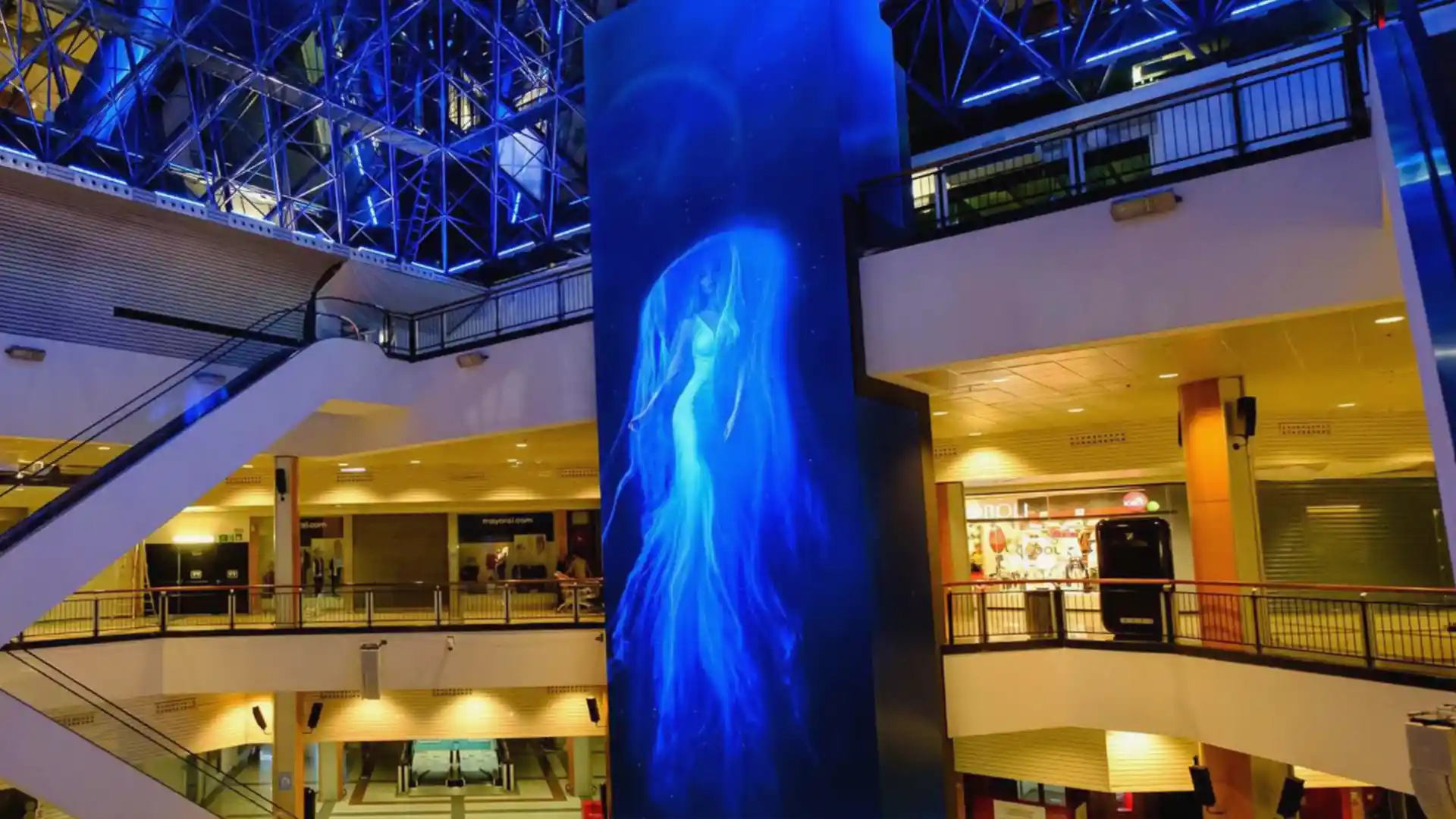 Live show with robots and digital performers integrated into the audiovisual installation at Max Center