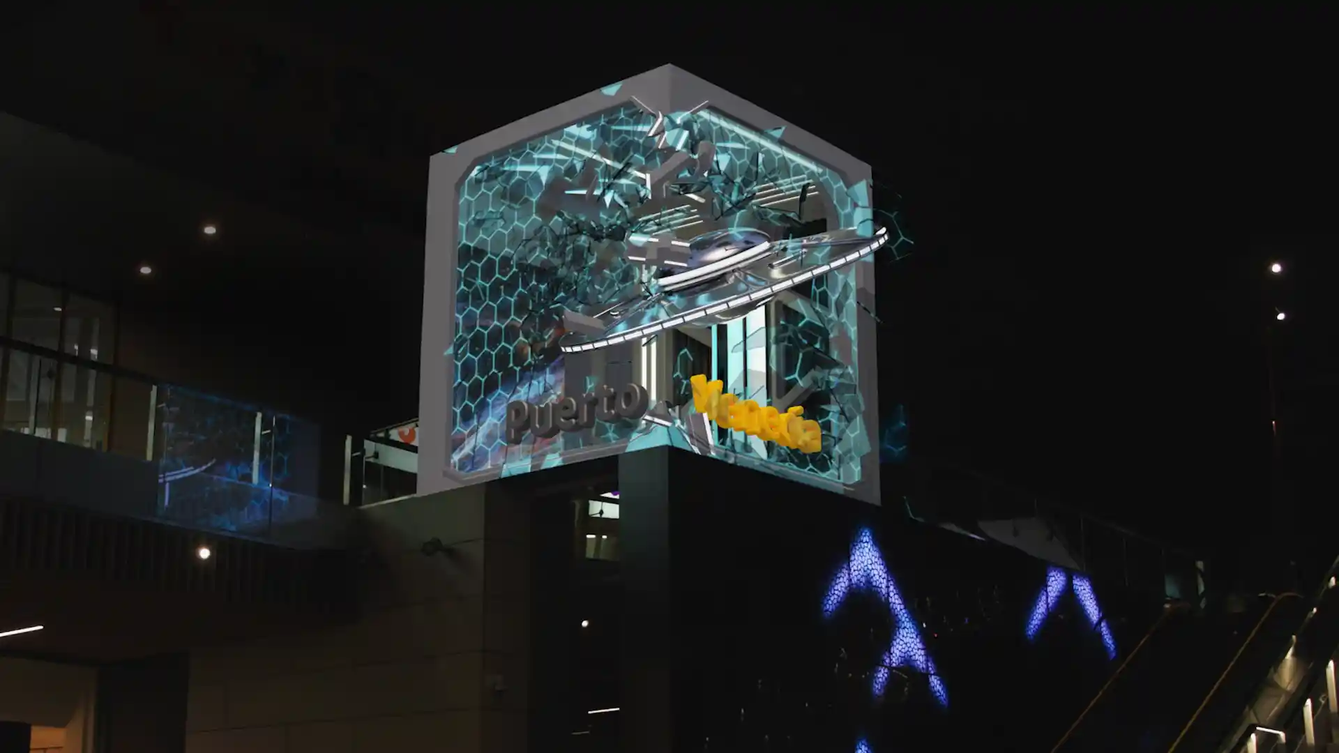 Digital entertainment installation designed to engage visitors at Puerto de Venecia